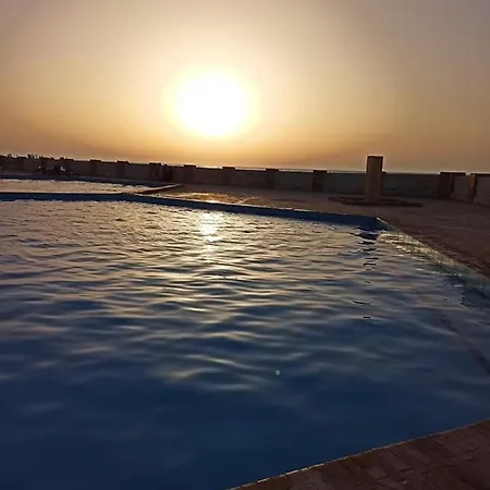 شاليه مرقيا بالساحل الشمالي صف اول بحر Dawwar Abd al Qadir Qasim Exterior foto