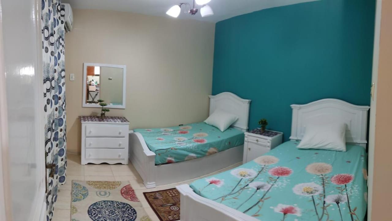 Apartment مرقيا بالساحل الشمالي صف اول بحر Dawwar Abd al Qadir Qasim